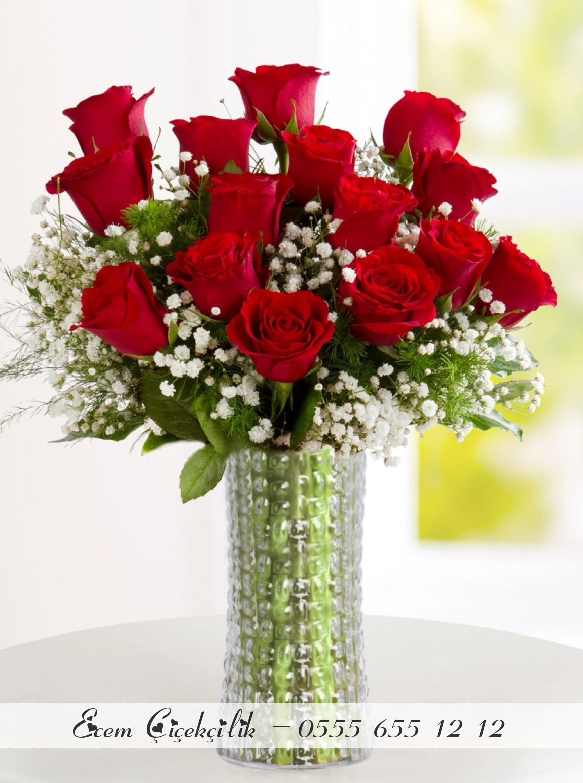 15 Kirmizi Gül Si̇li̇ndi̇r Vazo