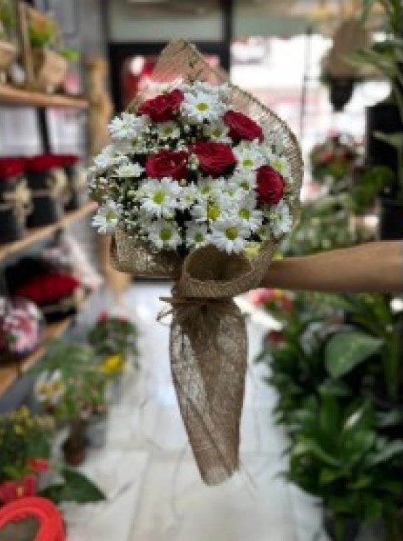 Hasır Süslemeli Gül Papatya