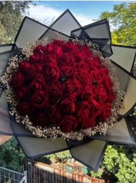 İsteme Çiçeği - Kırmızı Gül Buket Siyah Konsept (41 Adet)