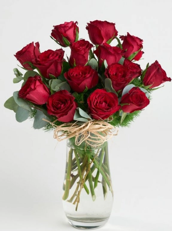 Kristal Silindir Cam Vazoda 15 Kırmızı Gül